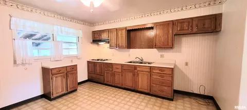 Other - 2361 E Converse Ave, Springfield, IL 62702 photo 7 of 15