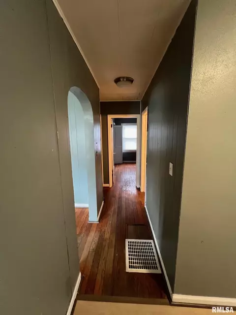 225 S Wheeler Ave, Springfield, IL 62703 photo 6