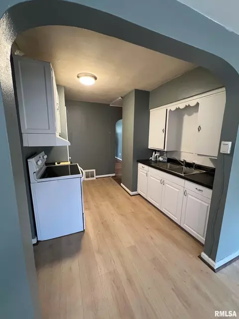 225 S Wheeler Ave, Springfield, IL 62703 photo 5