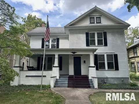 1022 W College Ave, Jacksonville, IL 62650