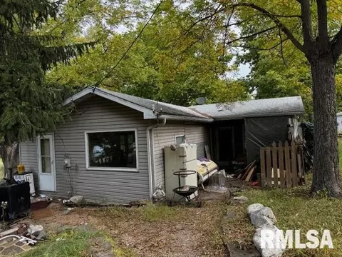 108 W Main St, Bath, IL 62617 photo 1