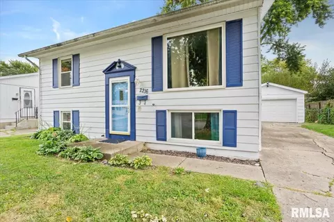 2216 Ramsey Rd, Springfield, IL 62702