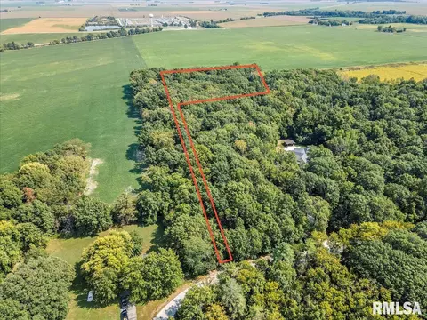 4102 Lake Shore Dr, Taylorville, IL 62568