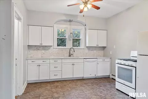 426 W Cook St, Springfield, IL 62704 photo 11