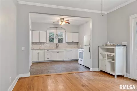 426 W Cook St, Springfield, IL 62704 photo 8
