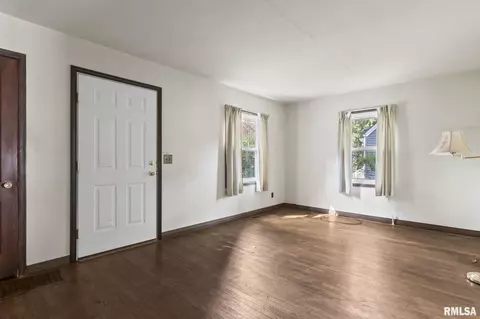 2019 Hood St, Springfield, IL 62703 photo 4