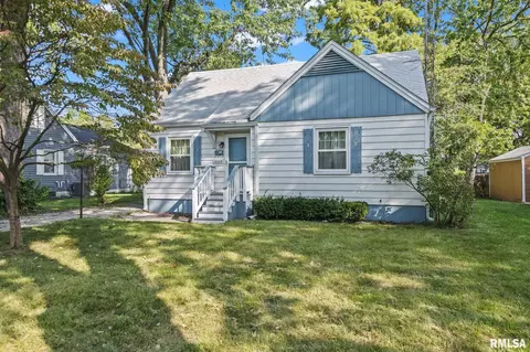 2019 Hood St, Springfield, IL 62703 photo 2