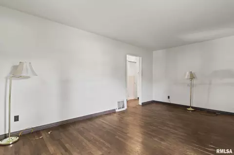 2019 Hood St, Springfield, IL 62703 photo 6