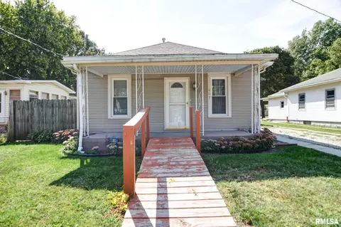 407 Midland Blvd, Tovey, IL 62570