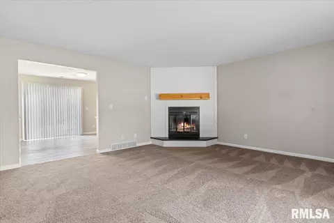 124 Volare Ln, Springfield, IL 62703 photo 3