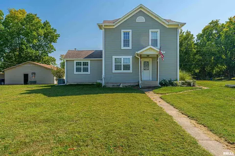 213 W Arch St, San Jose, IL 62682