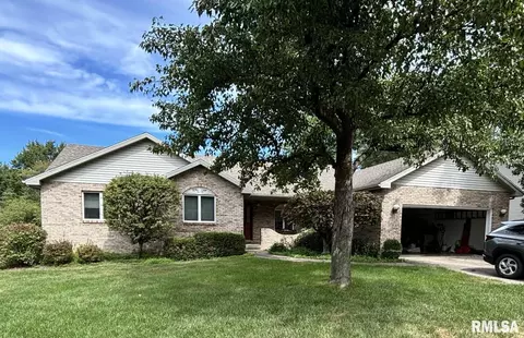 4021 Eagle Wing Dr, Springfield, IL 62711