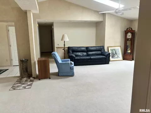 4021 Eagle Wing Dr, Springfield, IL 62711 photo 3
