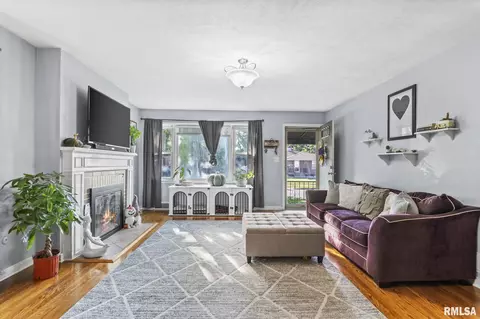 2122 N 6th St, Springfield, IL 62702 photo 2