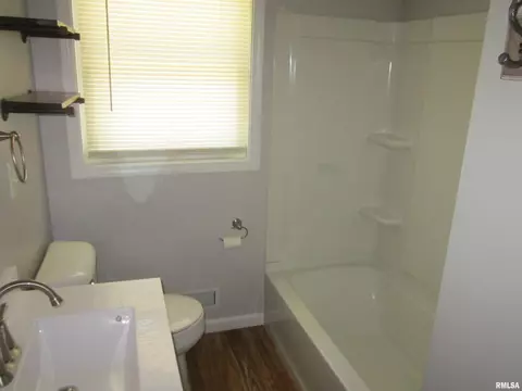 2941 S Douglas Ave, Springfield, IL 62704 photo 18