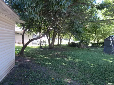 2941 S Douglas Ave, Springfield, IL 62704 photo 27
