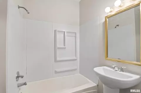1221 E South Grand Ave, Springfield, IL 62703 photo 11