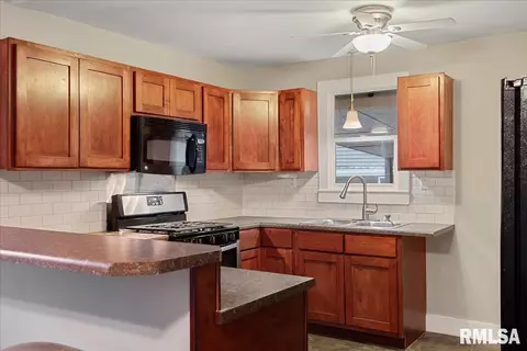1043 N 6th St, Springfield, IL 62702 photo 13