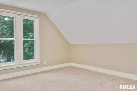 1043 N 6th St, Springfield, IL 62702 photo 26