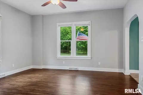 1043 N 6th St, Springfield, IL 62702 photo 9