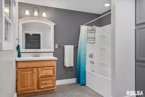 1043 N 6th St, Springfield, IL 62702 photo 19