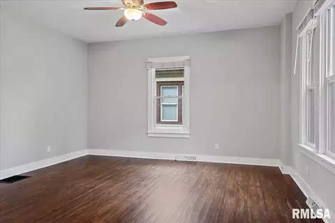 1043 N 6th St, Springfield, IL 62702 photo 6