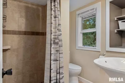 1043 N 6th St, Springfield, IL 62702 photo 20