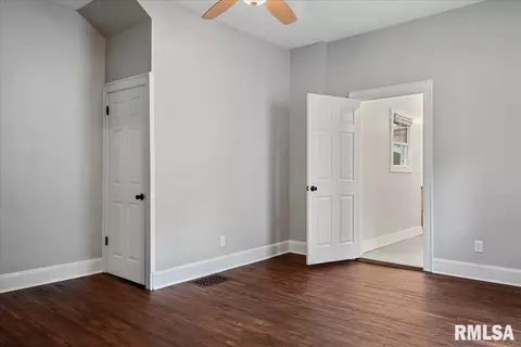 1043 N 6th St, Springfield, IL 62702 photo 17