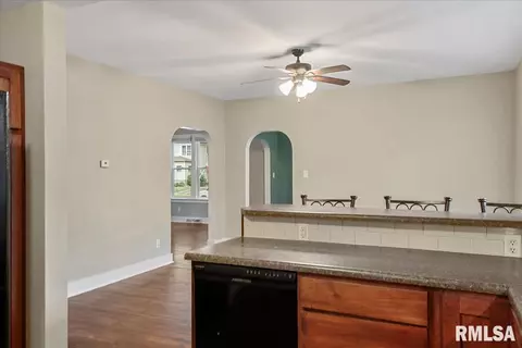 1043 N 6th St, Springfield, IL 62702 photo 15