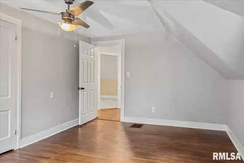 1043 N 6th St, Springfield, IL 62702 photo 22