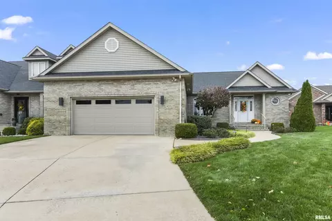 4901 Eagle Crest Ct, Springfield, IL 62711