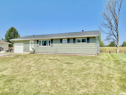 815 W Jackson St, Abingdon, IL 61410 photo 2