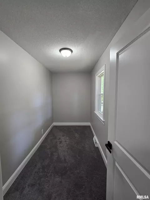 1418 Debbie Ln, Macomb, IL 61455 photo 15