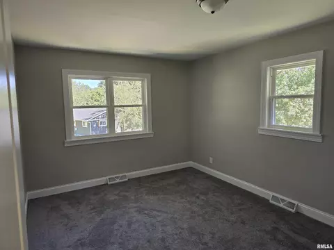 1418 Debbie Ln, Macomb, IL 61455 photo 14