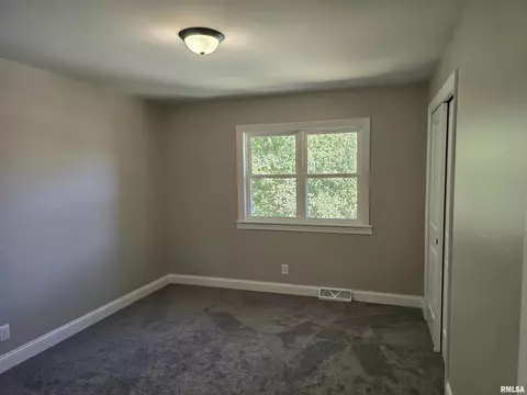 1418 Debbie Ln, Macomb, IL 61455 photo 13