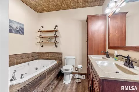 Bath - 27919 Quarton Rd, Palmyra, IL 62674 photo 1 of 4