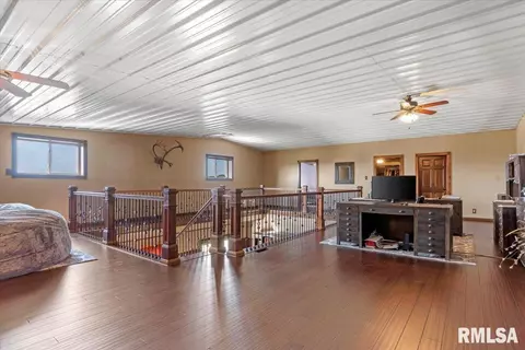 Entry Way - 27919 Quarton Rd, Palmyra, IL 62674 photo 2 of 3