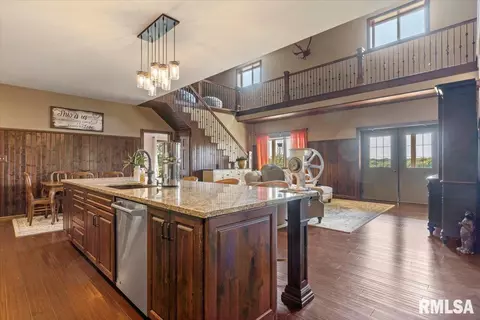 Entry Way - 27919 Quarton Rd, Palmyra, IL 62674 photo 1 of 3