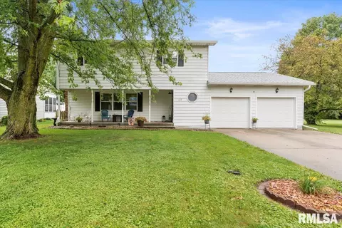 17 Hawthorn Ln, Pleasant Plains, IL 62677