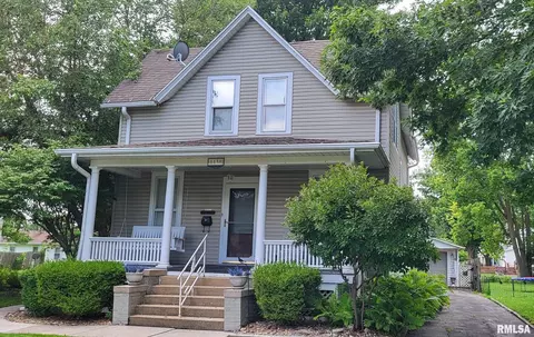 1138 Willard St, Galesburg, IL 61401