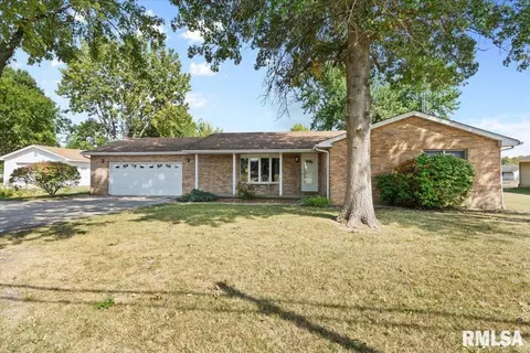 15910 Kennedy Rd, Auburn, IL 62615