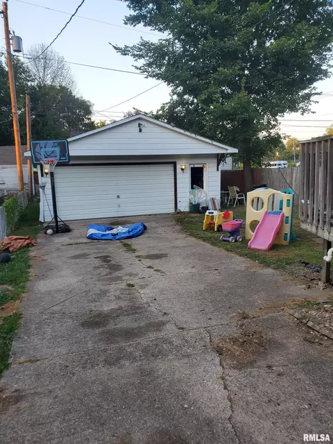 2277 E Keys St, Springfield, IL 62702 photo 3
