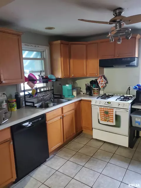 2277 E Keys St, Springfield, IL 62702 photo 7