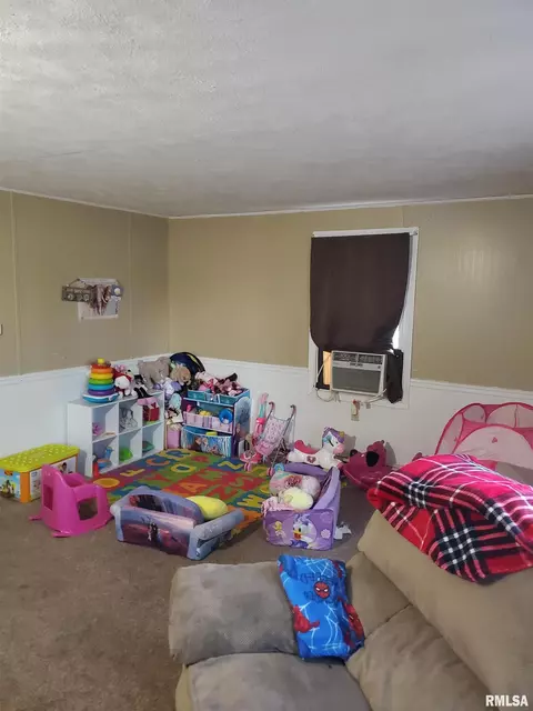 2277 E Keys St, Springfield, IL 62702 photo 12