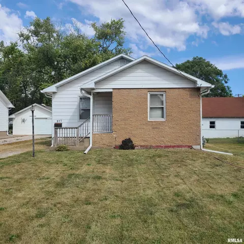 527 E South St, Knoxville, IL 61448