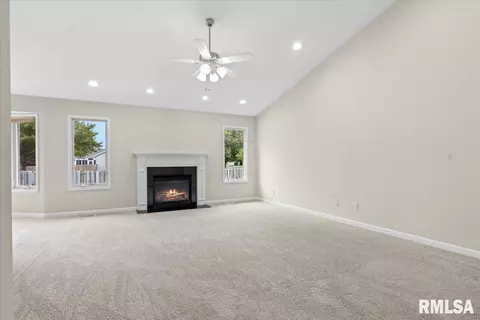 Living - 3541 Sandwood Dr, Springfield, IL 62707 photo 3 of 6