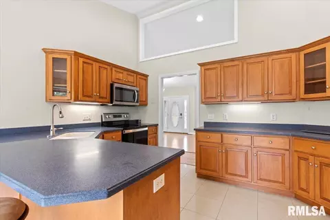 Kitchen - 3541 Sandwood Dr, Springfield, IL 62707 photo 2 of 4