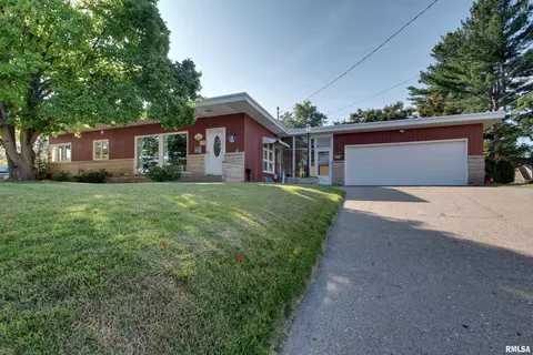 2320 Washington St, Quincy, IL 62301