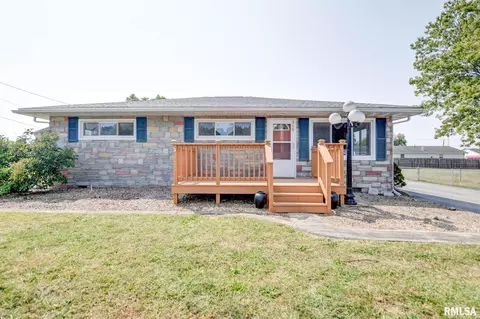 516 Northwestern Ave, Taylorville, IL 62568