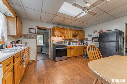 136 Locust Ave, Cornland, IL 62519 photo 14